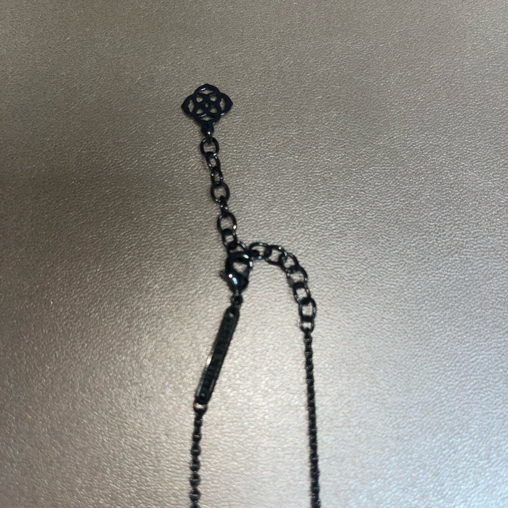 Kendra Scott Black Necklace - Picture 2 of 6
